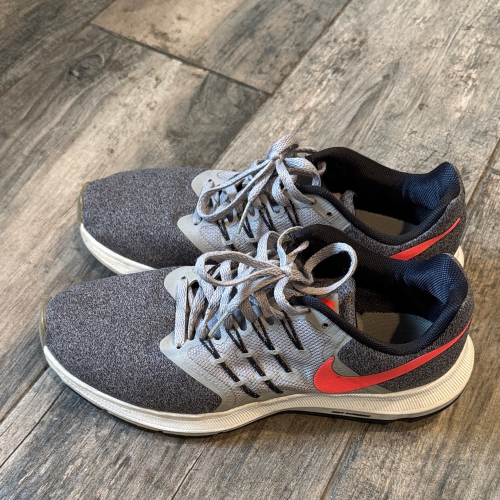 Nike Womens Gray Running Shoes